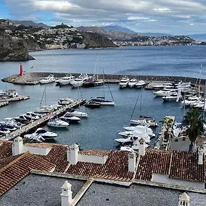 https://vistas-deluxe-marina-del-este.es-andalucia.com