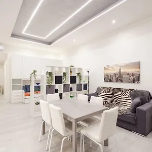 Dimora Santo Stefano: Ampia, Con Giardino Privato Apartamento